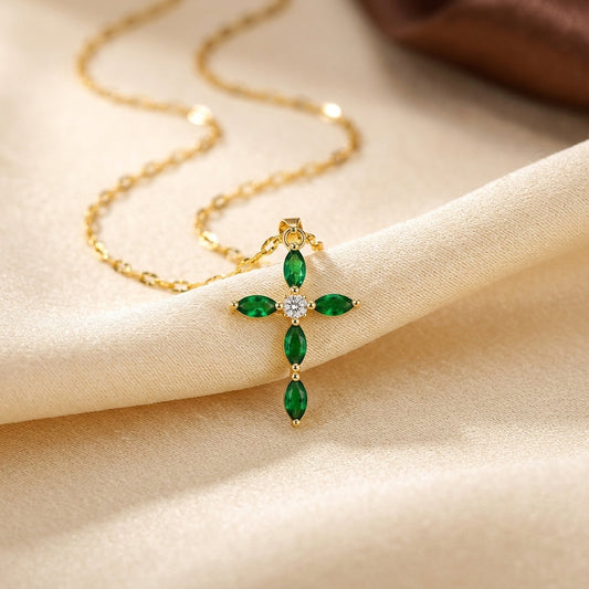 Collier Croix Marquise en Or Émeraude