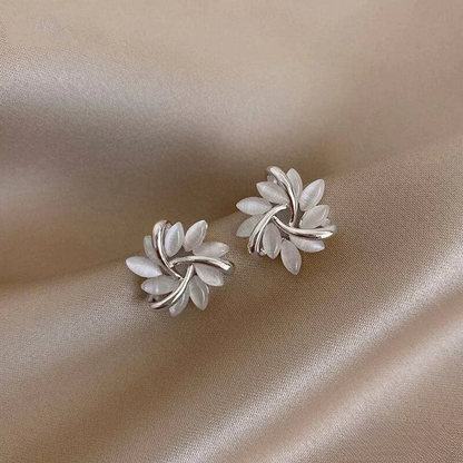 Sienna™ | Boucles d'oreilles en cercle avec pétales d'opale élégants