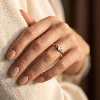 Bague Solitaire Carrée en Or