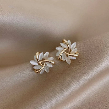 Sienna™ | Boucles d'oreilles en cercle avec pétales d'opale élégants